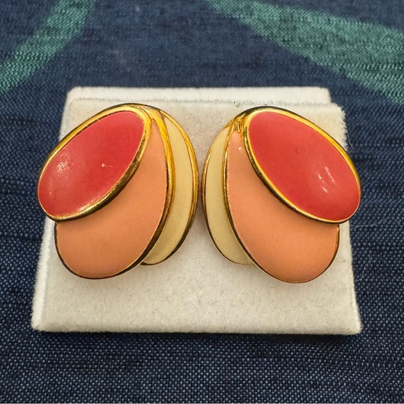 Vintage Napier Pink Enamel Layered Earrings | 1980s Gold Statement Jewelry - Picture 2 of 7